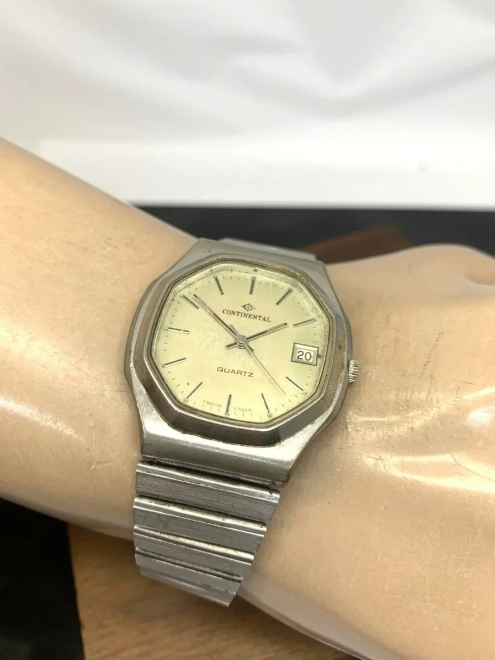 Continental Men's Watch Swiss Quartz Vintage Silver Dial Date Stainless Steel